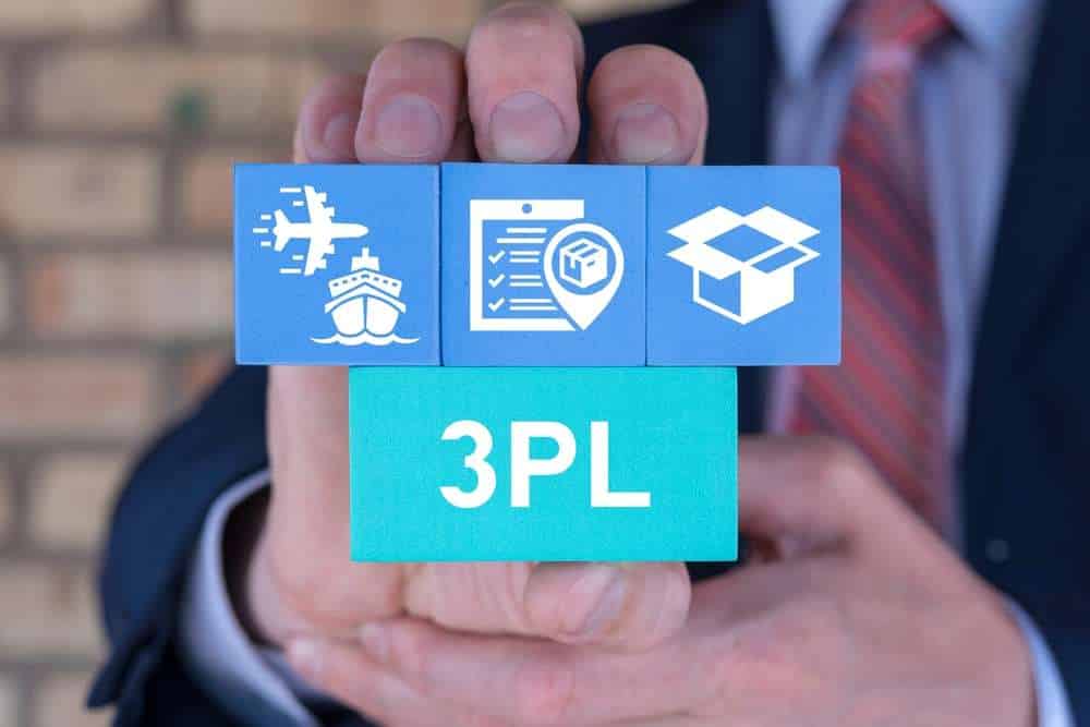 Businessman holding styrofoam blocks sees abbreviation: 3PL. Third Party Logistics ( 3PL ) Business concept. Integrated warehousing and transportation operation service